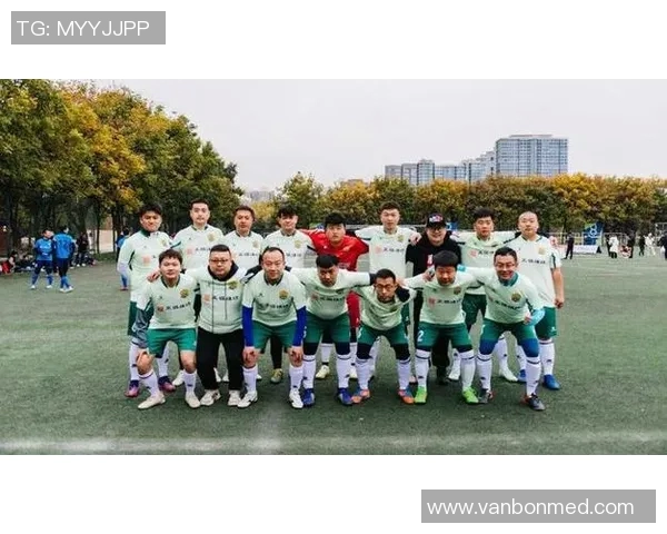 西安足球队的拼搏之路:城市联赛中的荣耀与挑战 西安足球队的拼搏之路:城市联赛中的荣耀与挑战