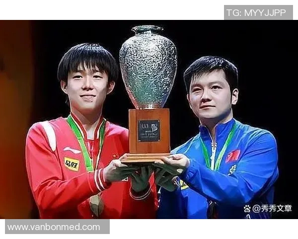 重庆羽毛球队在全国锦标赛中以74分高居积分榜首位展现强劲实力