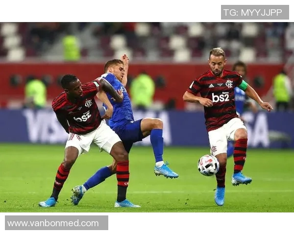 博卡青年与巴拉的激烈对决揭示足球战术与团队精神的完美结合 博卡青年与巴拉的激烈对决揭示足球战术与团队精神的完美结合