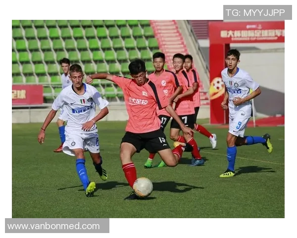 恒大与建业激战正酣谁能在这场较量中笑到最后