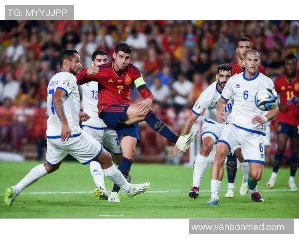 欧国联激战意大利迎战波兰争夺小组出线关键战役