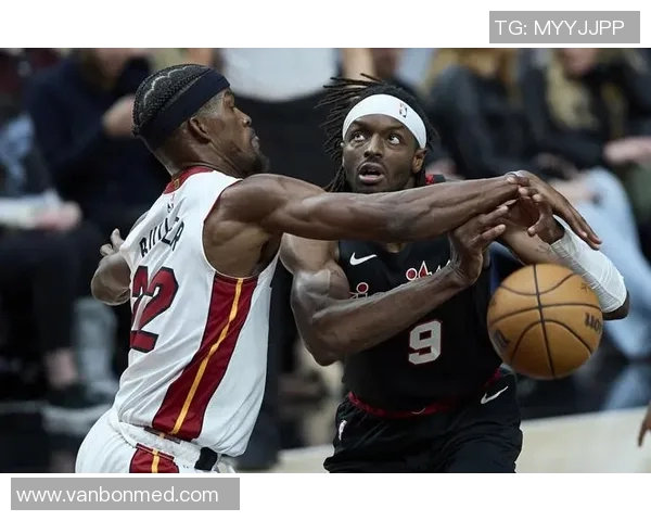 热火与76人激战正酣谁能在季后赛中笑到最后