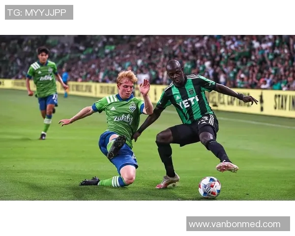 休斯敦迪纳摩与费城联合激战正酣比分揭晓精彩瞬间回顾