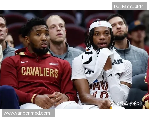 骑士与勇士圣诞大战激战正酣球迷期待精彩对决与历史重演