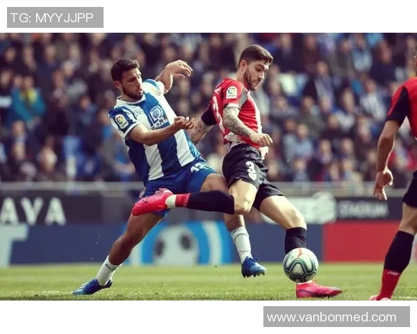 努涅斯的崛起与挑战:解析这位新星在足球界的影响力与未来潜力 努涅斯的崛起与挑战:解析这位新星在足球界的影响力与未来潜力