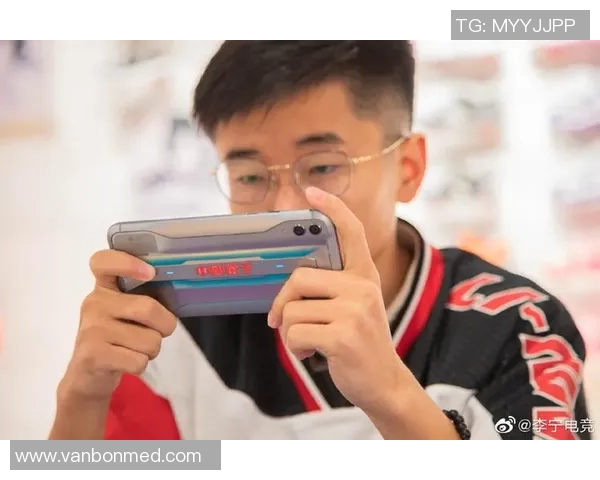 和平精英评论：LNG在盯防战术中的成功与不足分析MBA