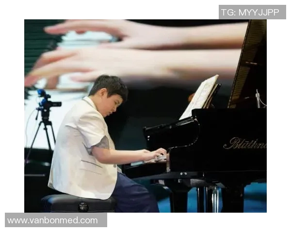 霍伊伦的传奇人生与音乐旅程:从少年梦想到国际舞台的辉煌成就