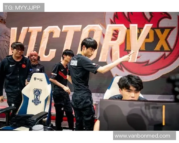 和平精英战术解析:FPX团队如何在竞技中取得优势与胜利 和平精英战术解析:FPX团队如何在竞技中取得优势与胜利