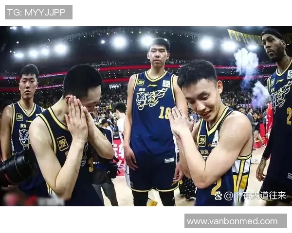 季前赛精彩对决辽宁队与北控队的激烈较量引发球迷热议