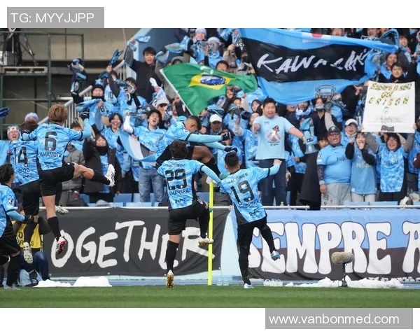 川崎前锋与鹿岛鹿角激战21日争夺联赛关键三分的精彩对决