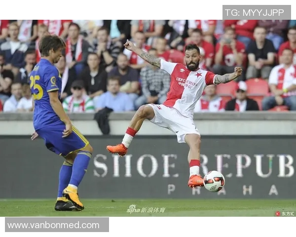 布拉格与巴特的精彩对决揭示足球战术与团队合作的完美结合