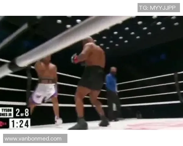 泰森与琼斯12日对决结果揭晓赛后评论及未来展望分析