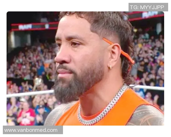 罗门与乌索的激烈对决揭示了摔跤界的新格局与未来发展潜力