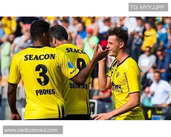 芬洛与赫拉克斯勒的激烈对决揭示足球战术的新趋势与挑战