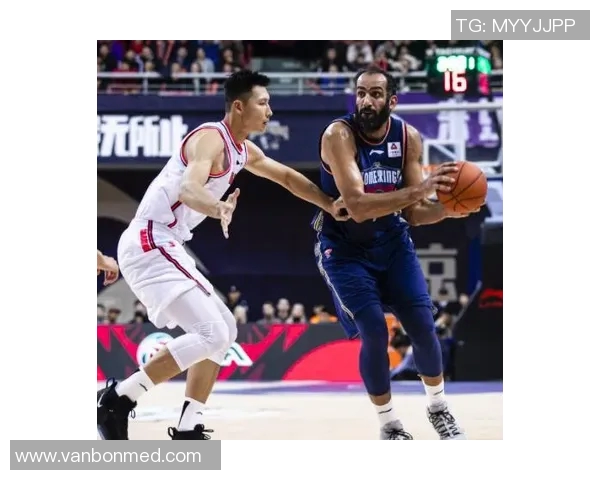 韩德君与哈达迪对决解析：谁能在篮坛争锋相对引领潮流