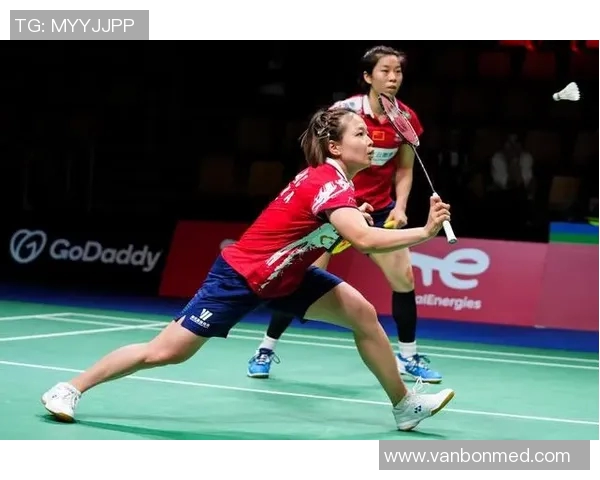 上海羽毛球队在世界杯中的默契配合与战术分析